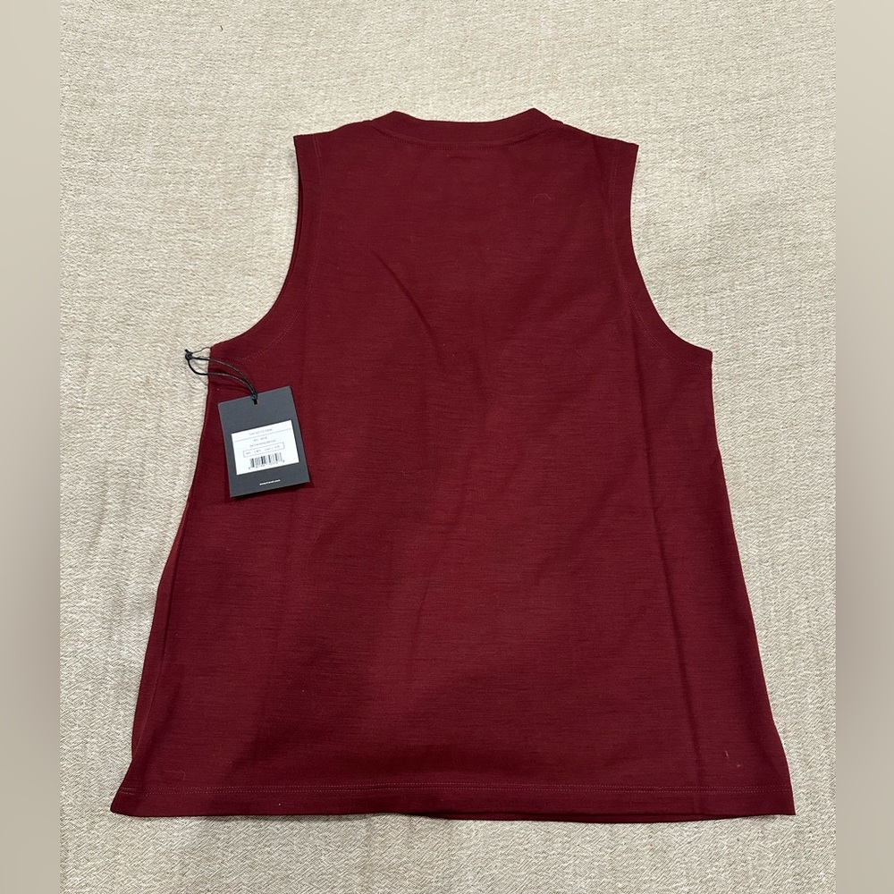 Away Travel The Go-To Tank Wine Size XS - Picture 5 of 5